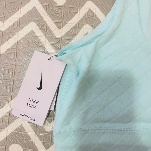 Nike training running yoga shirt graphic logo - Picture 2 of 4